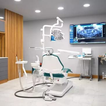 Slider image (4) Phinova Clinics - Dental Clinic Izmir